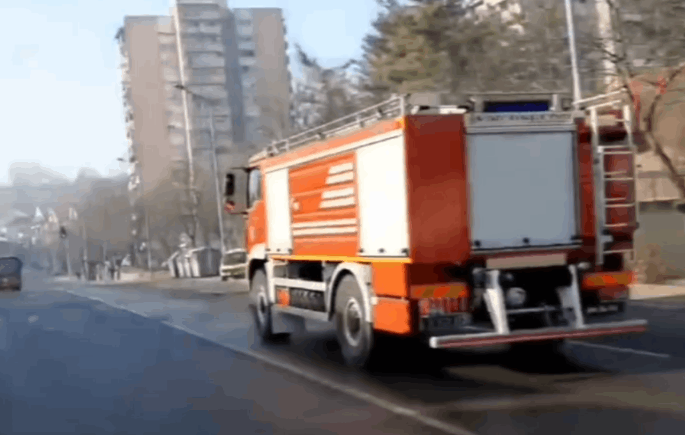 KOLAPS NA IBARSKOJ MAGISTRALI: Kamion u plamenu, saobraćaj u <span style='color:red;'><b>oba smera</b></span> zaustavljen (FOTO)